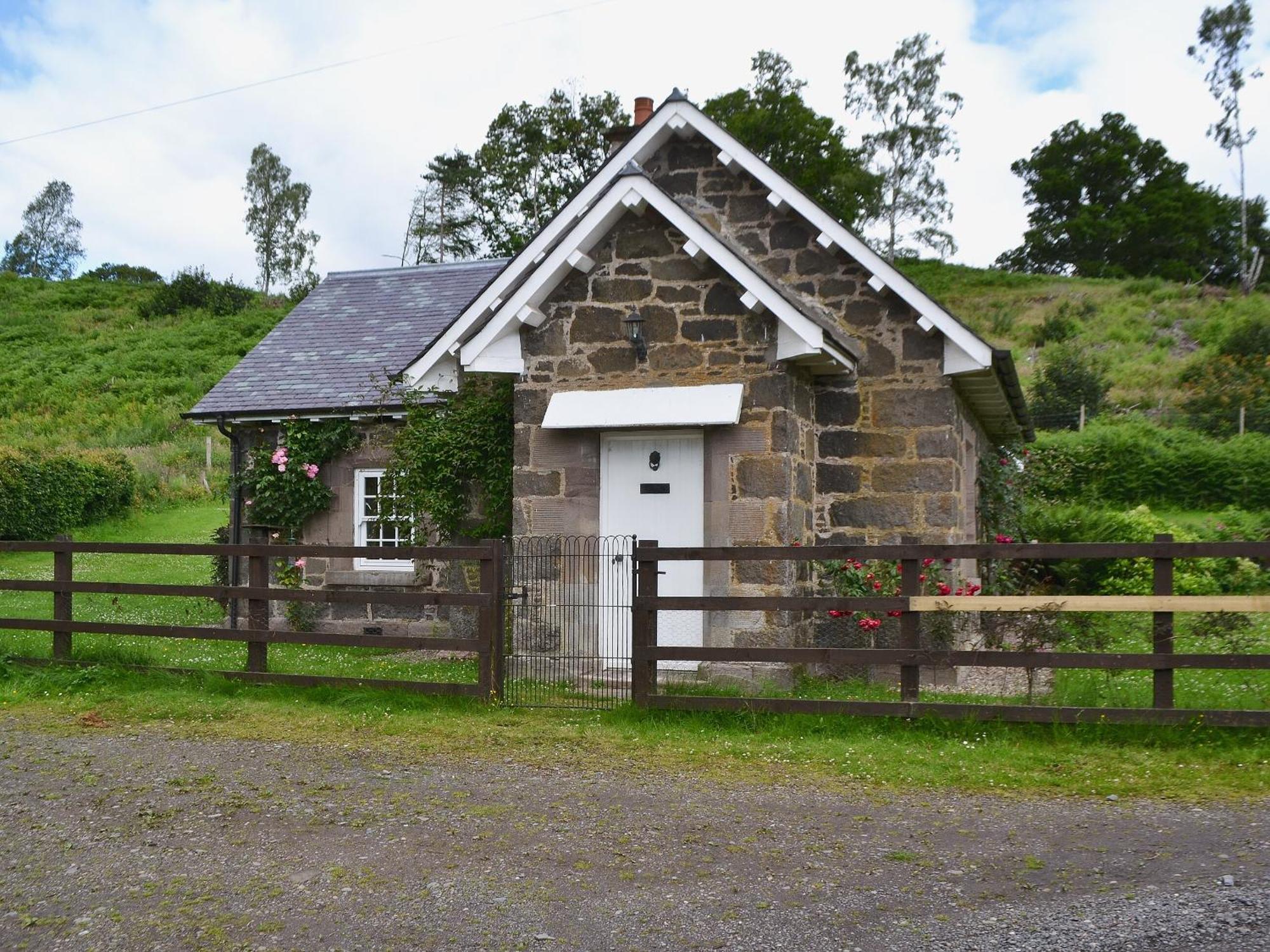 Westerton Lodge - Srrh Крийф Екстериор снимка